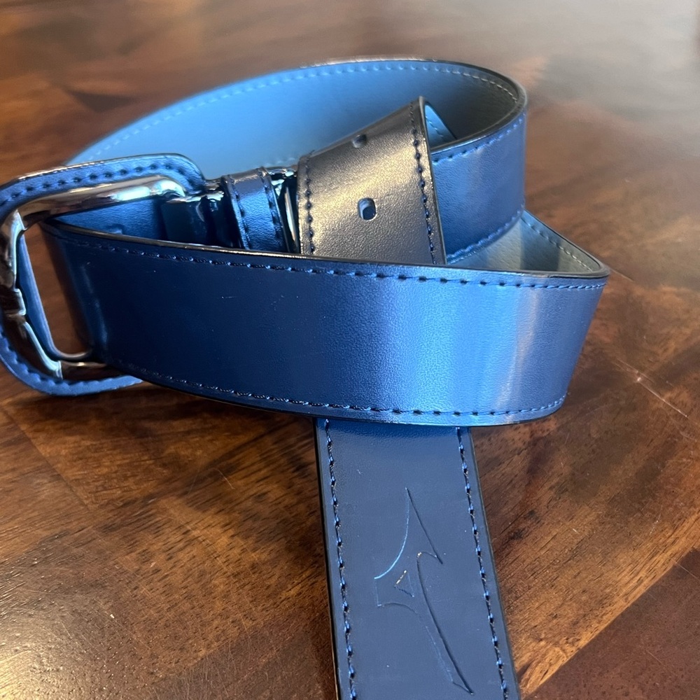 Mizuno Classic Leather belt with silver buckle #leather #buckle